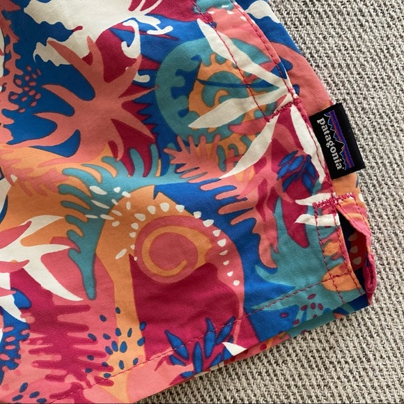 Patagonia barely baggies in Wild Waratah Reef - Picture 3 of 7